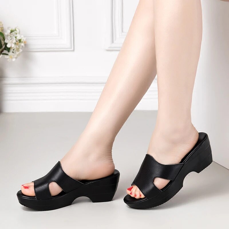 Women Slipper Sandals Wedges Platform Genuine Leather Peep toe Female Sandals Ladies clogs Summer Shoes Plus Size 41 42