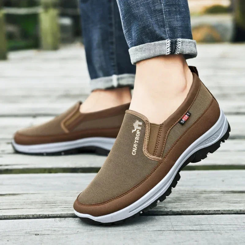 ARWEN & AJH GROUP Men's Casual Shoes Classic Loafers Anti-slip Soft Sole Comfortable Men's Leather Sneakers Non-slip Retro Driving Shoes Plus Size