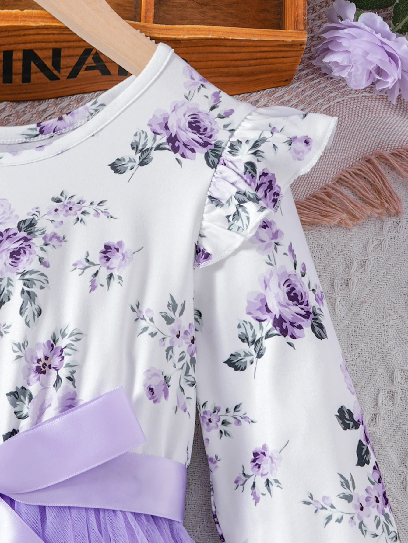 Girl's Spring/Summer New Product Sweet, Elegant, Cute Fragmented Flower Long Sleeved Mesh Family Gathering Dress