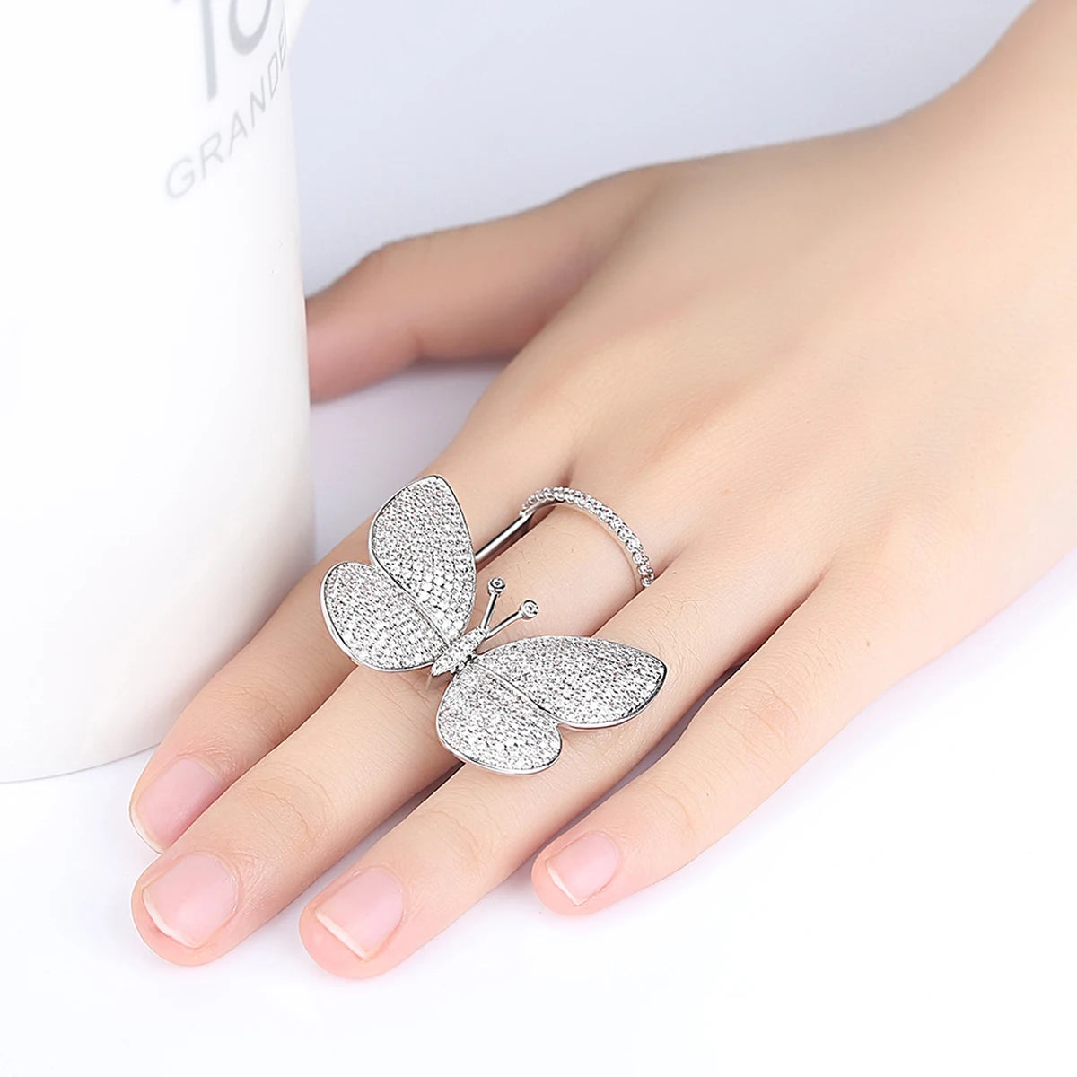 ARWEN & AJH GROUP  Dancing Butterfly Rings for Women Luxury Cubic Zirconia Wedding Engagement Ring for Bridal Korean Fashion Charm Jewelry