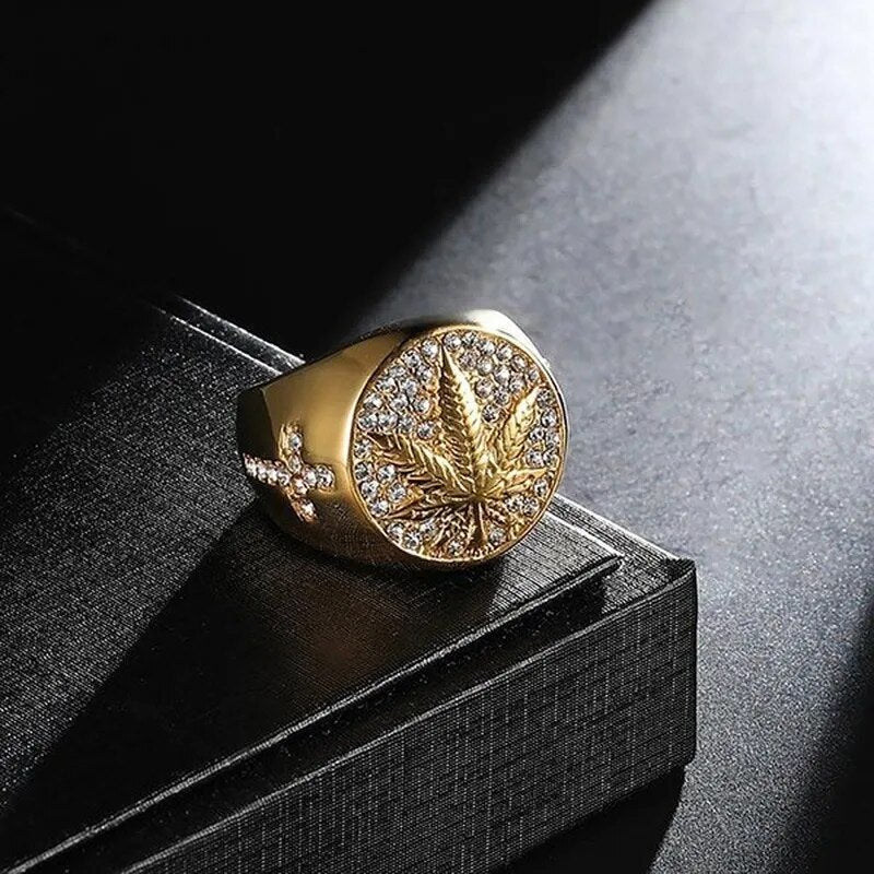 Business Men's Gold Colors Carved Golden Maple Leaf Rings for Men Punk Inlaid with White Zircon Wedding Party Jewelry